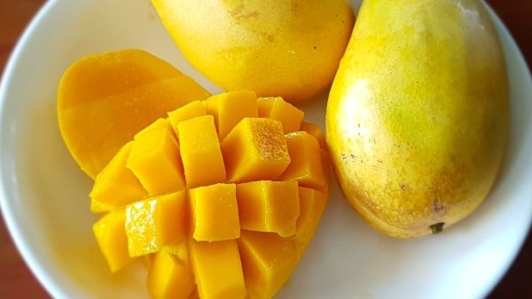 carabao-mangoes-philippines--kb0e4zd1