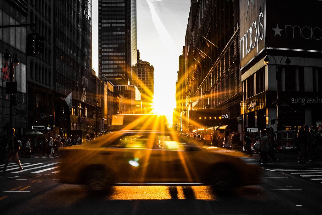 Sun Rises Along NYC Streets In 'Reverse Manhattanhenge' - Videos from The  Weather Channel